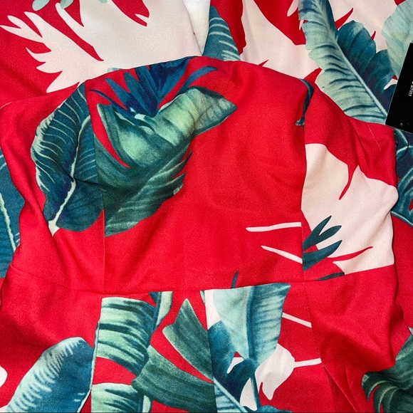 Lulu’s Floral Jumpsuit - Picture 2 of 15